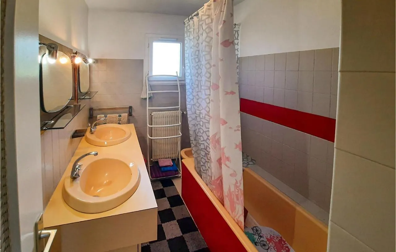 Amazing Apartment In Concarneau With Wifi