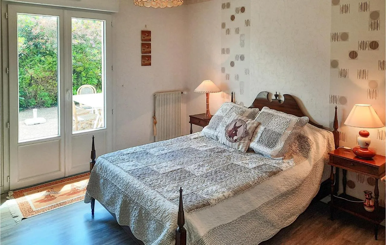 Amazing Apartment In Concarneau With Wifi