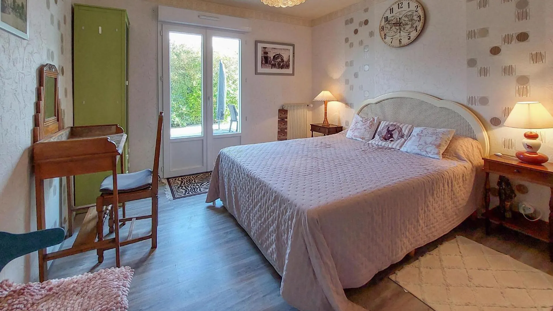 Amazing Apartment In Concarneau With Wifi 0*,